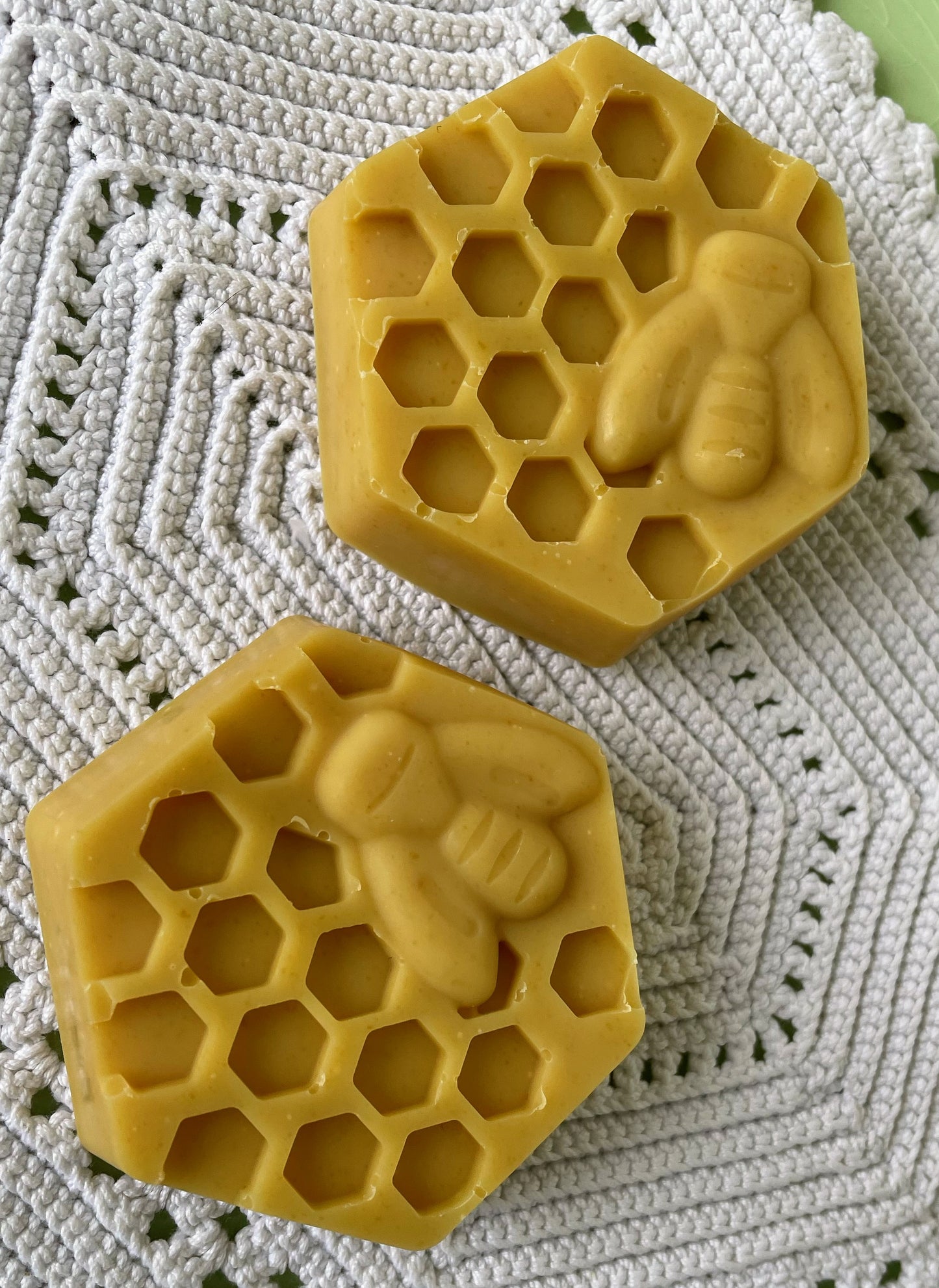 LEMON TEA - HONEY BEE SOAP